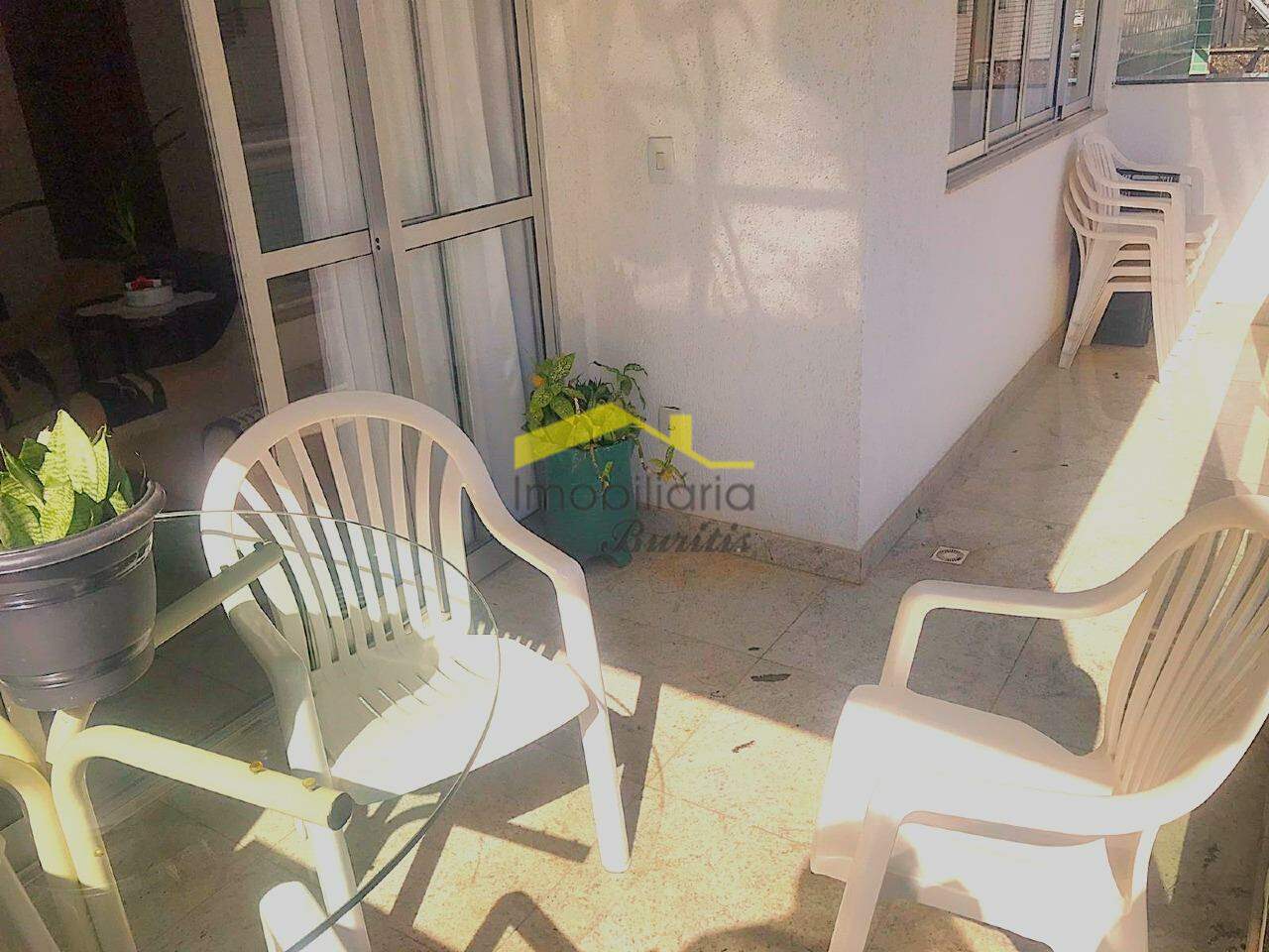 Apartamento à venda no Buritis: varanda lateral