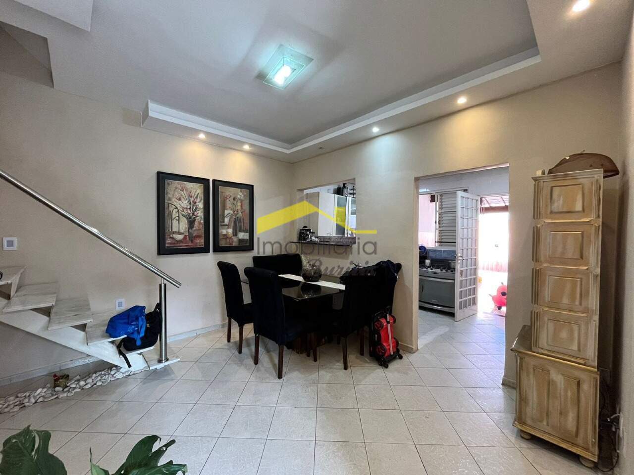 Casa à venda no Estoril: 