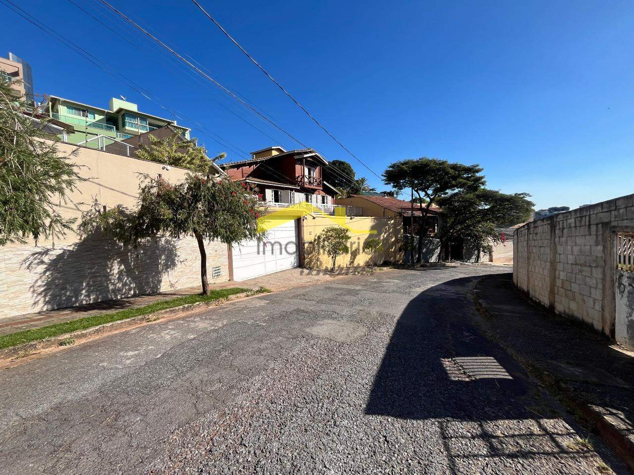 Lote à venda no Estoril: 