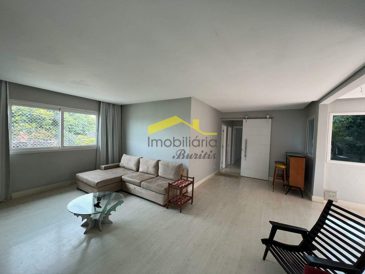 Casa para aluguel no Estoril: 