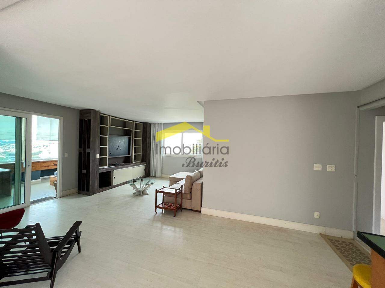 Casa para aluguel no Estoril: 