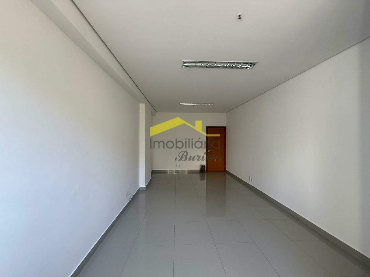 Sala para aluguel no Estoril: 