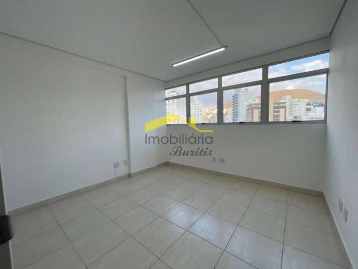 Sala à venda no Buritis: 