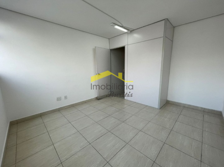 Sala à venda no Buritis: 