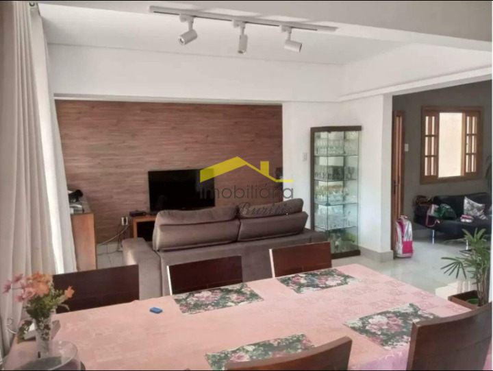 Casa à venda no Jardim América: 