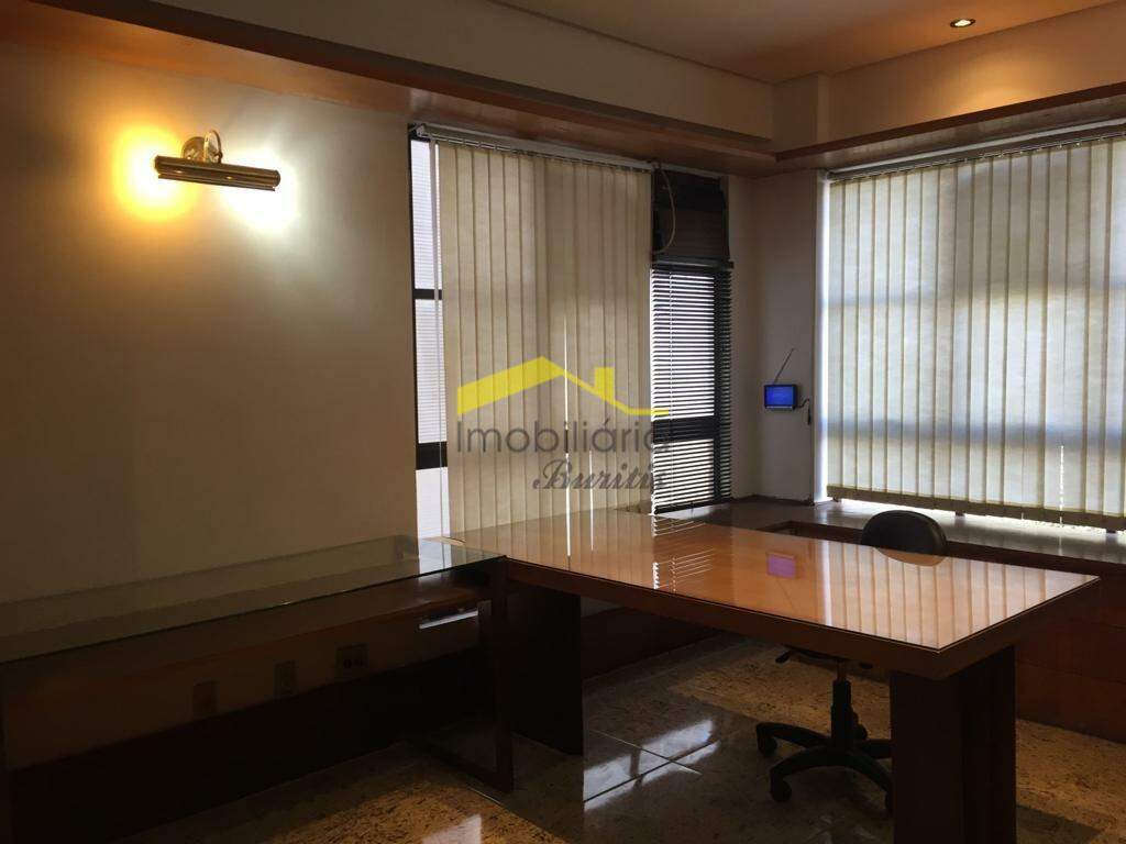 Sala à venda no Lourdes: 