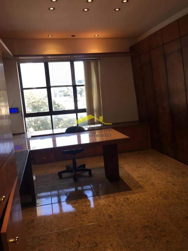 Sala à venda no Lourdes: 