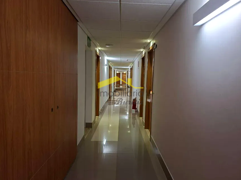 Sala para aluguel no Estoril: 