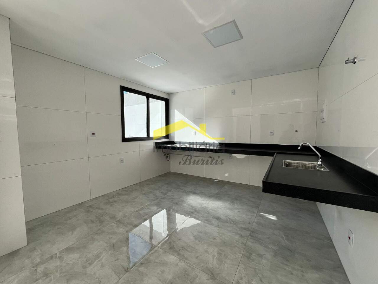 Cobertura à venda no Buritis: 