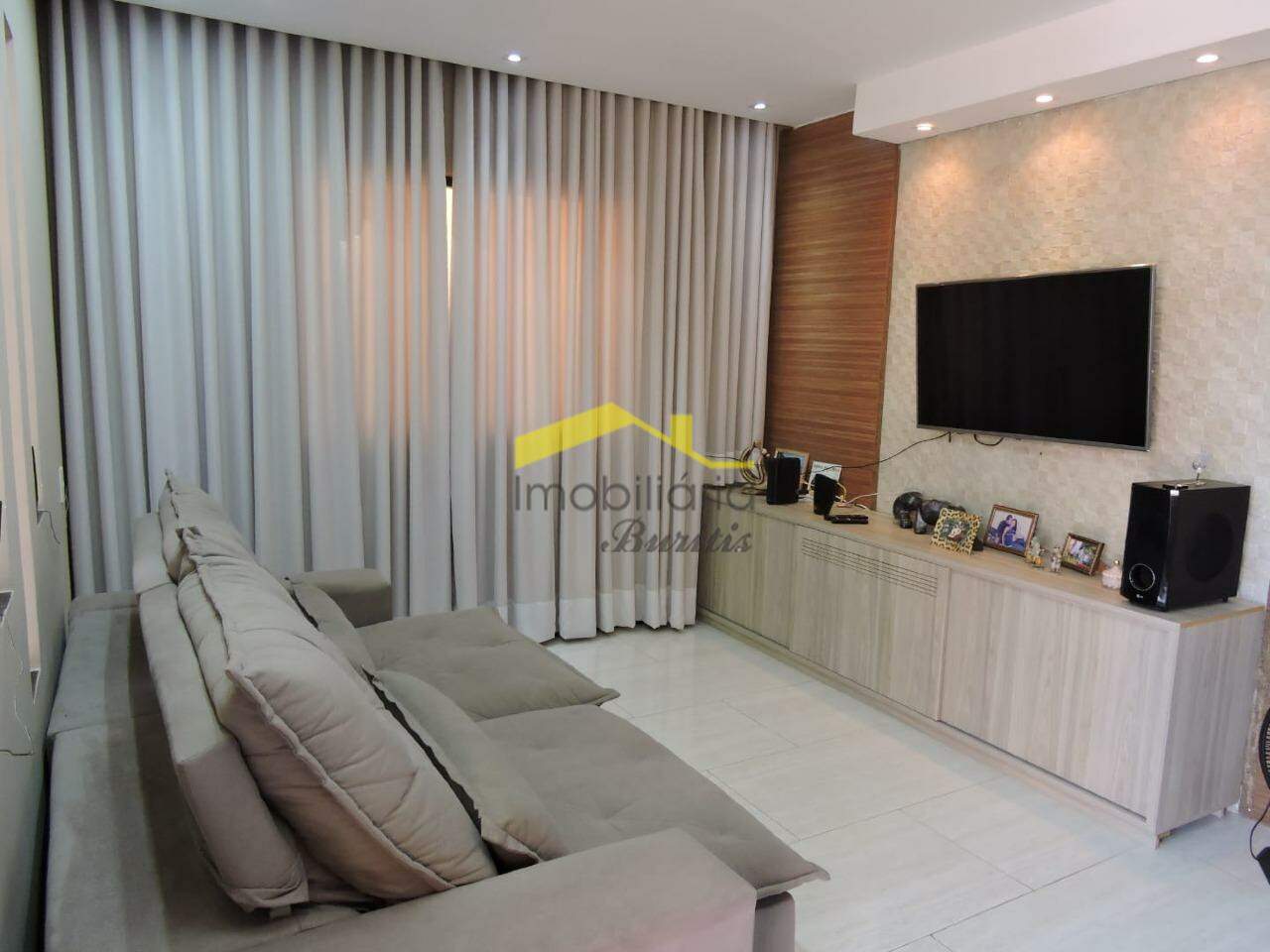 Casa à venda no Vista Alegre: Sala de TV