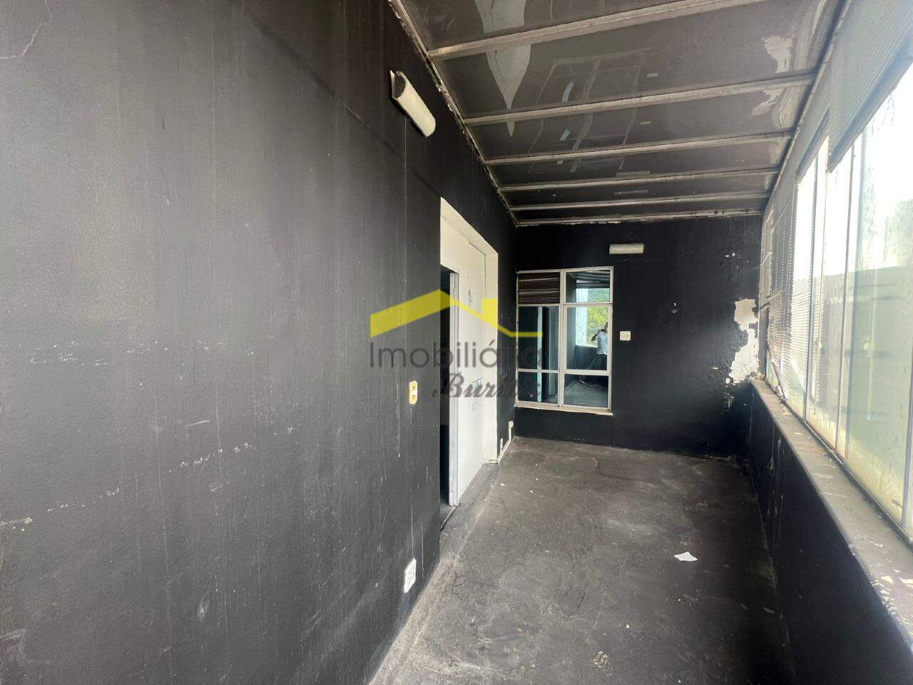 Sala para aluguel no Santa Lúcia: 