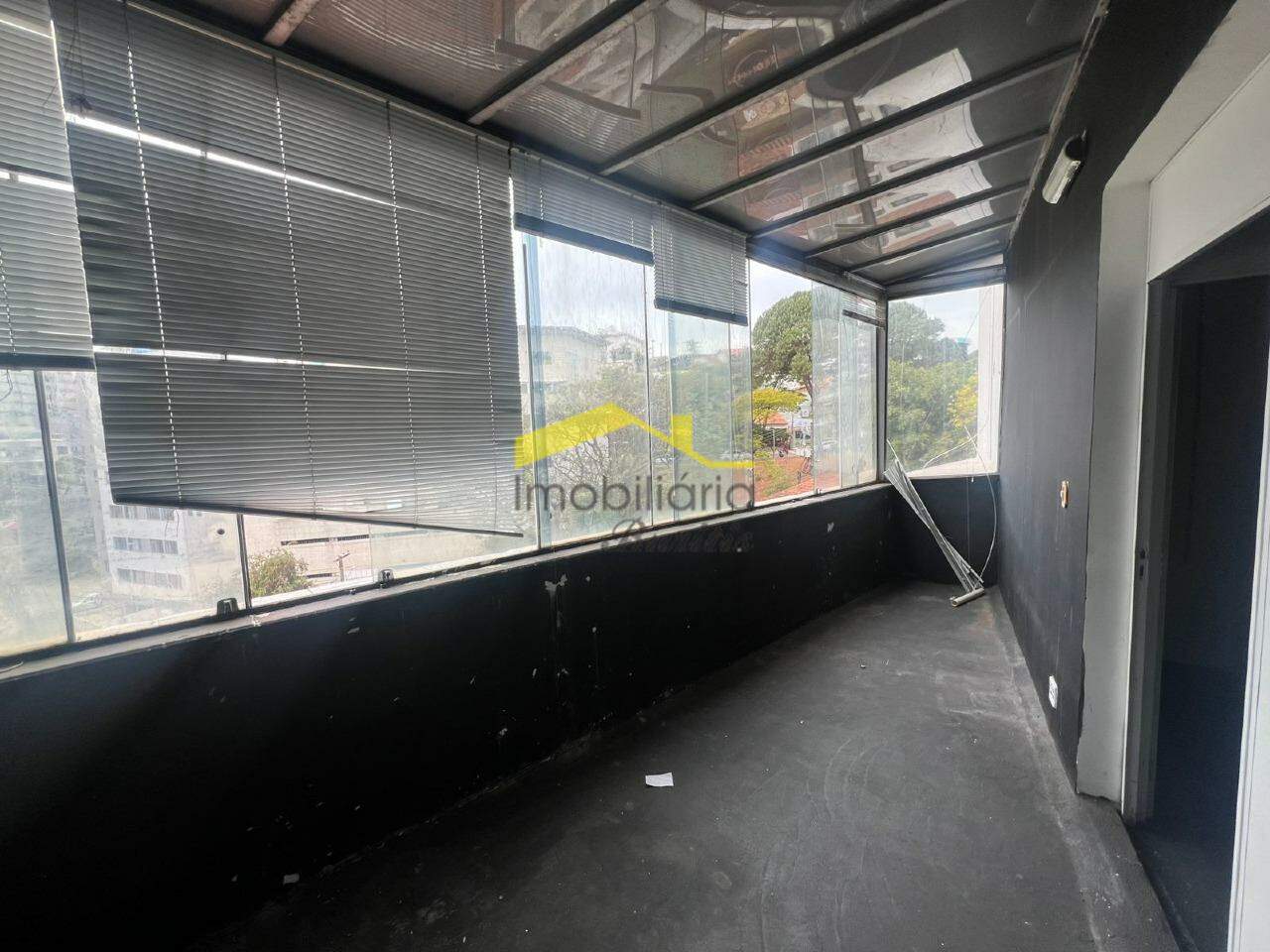 Sala para aluguel no Santa Lúcia: 