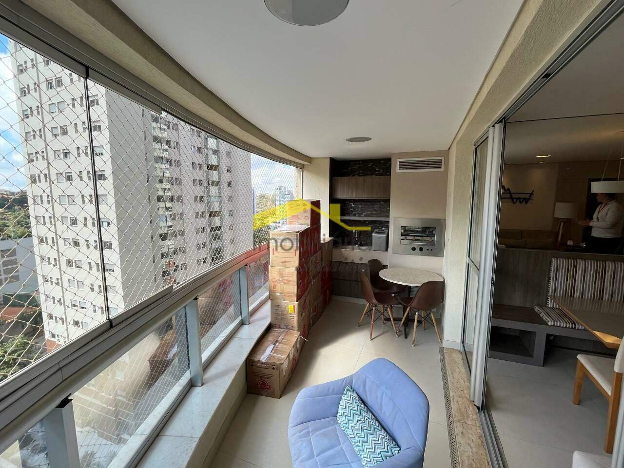 Apartamento à venda no Vila da Serra: Varanda