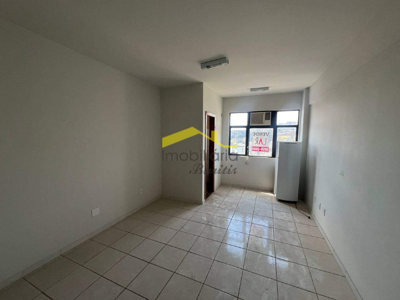 Sala para aluguel no Estoril: 