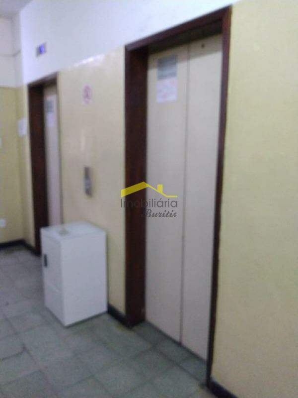 Sala à venda no Centro: 