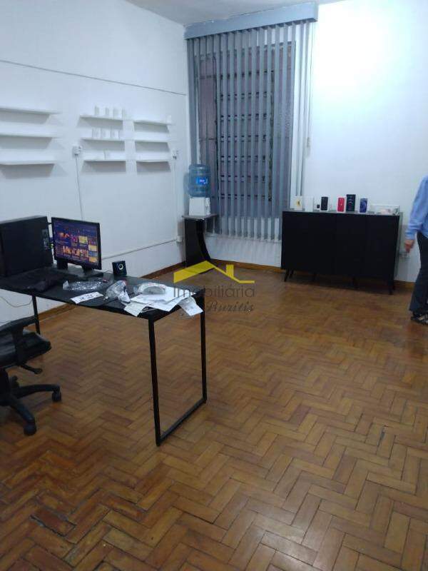 Sala à venda no Centro: 