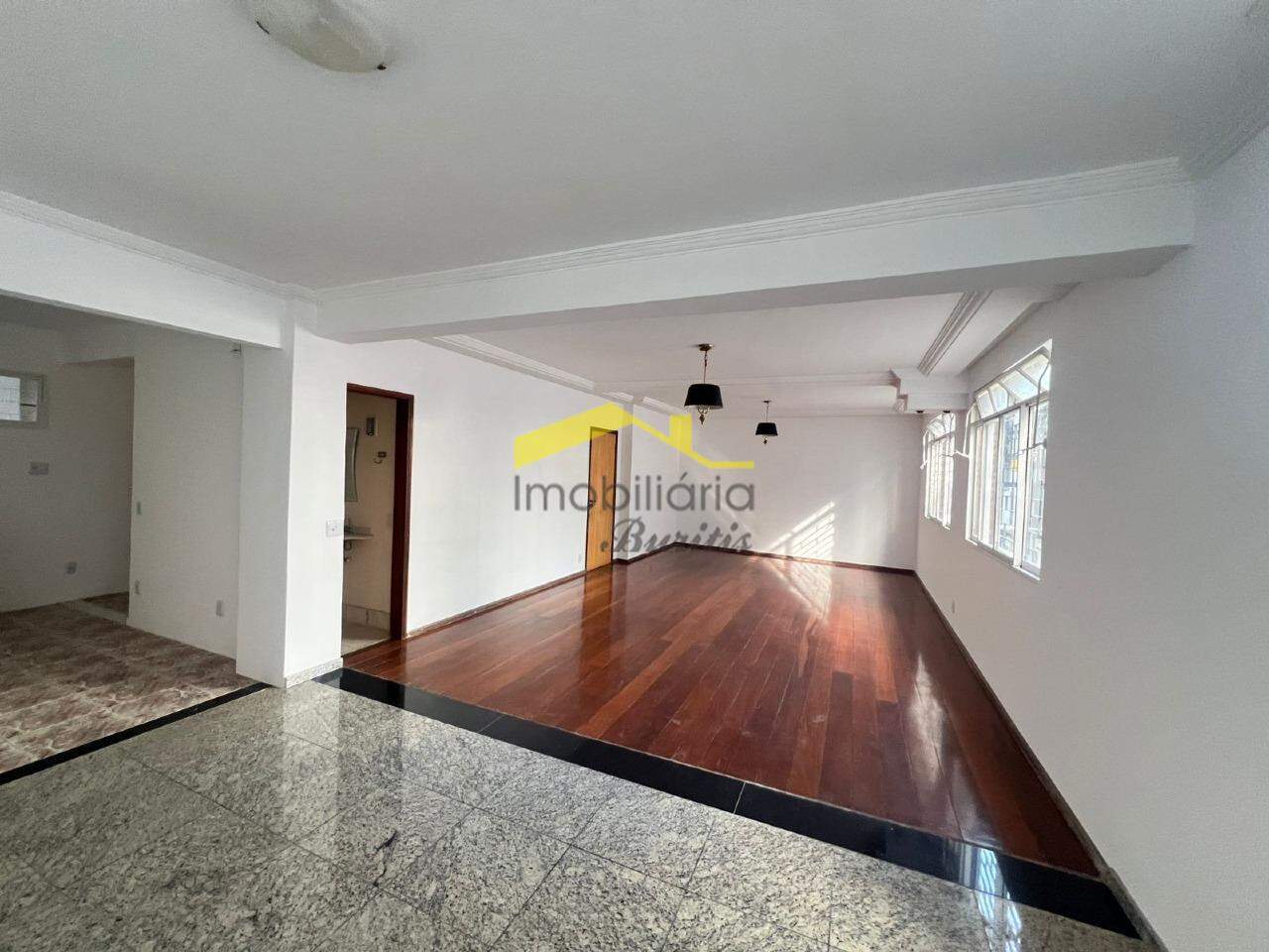 Apartamento com área privativa à venda no Santa Lúcia: 