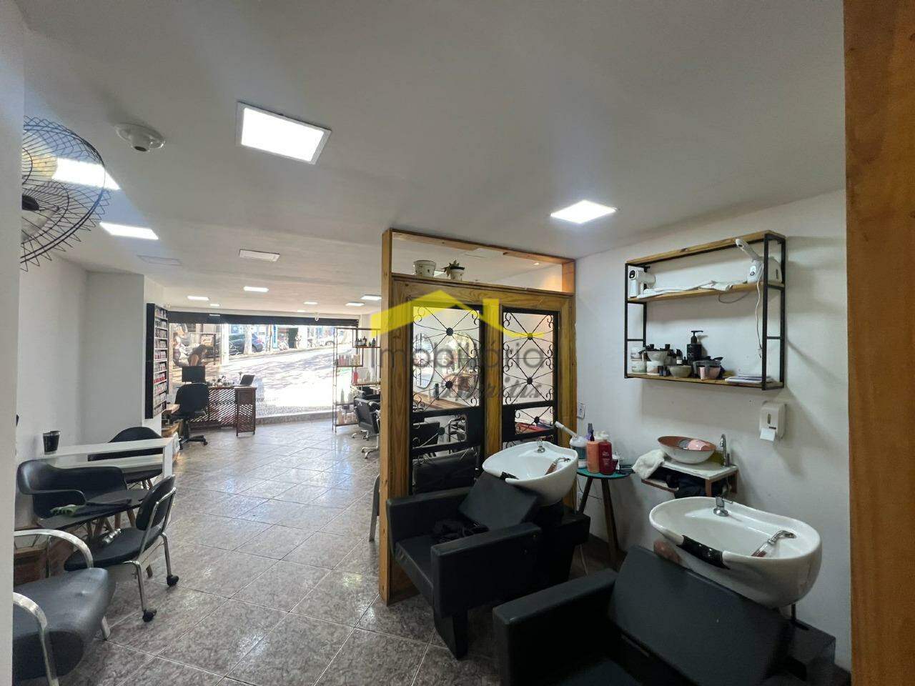 Loja para aluguel no Estoril: 