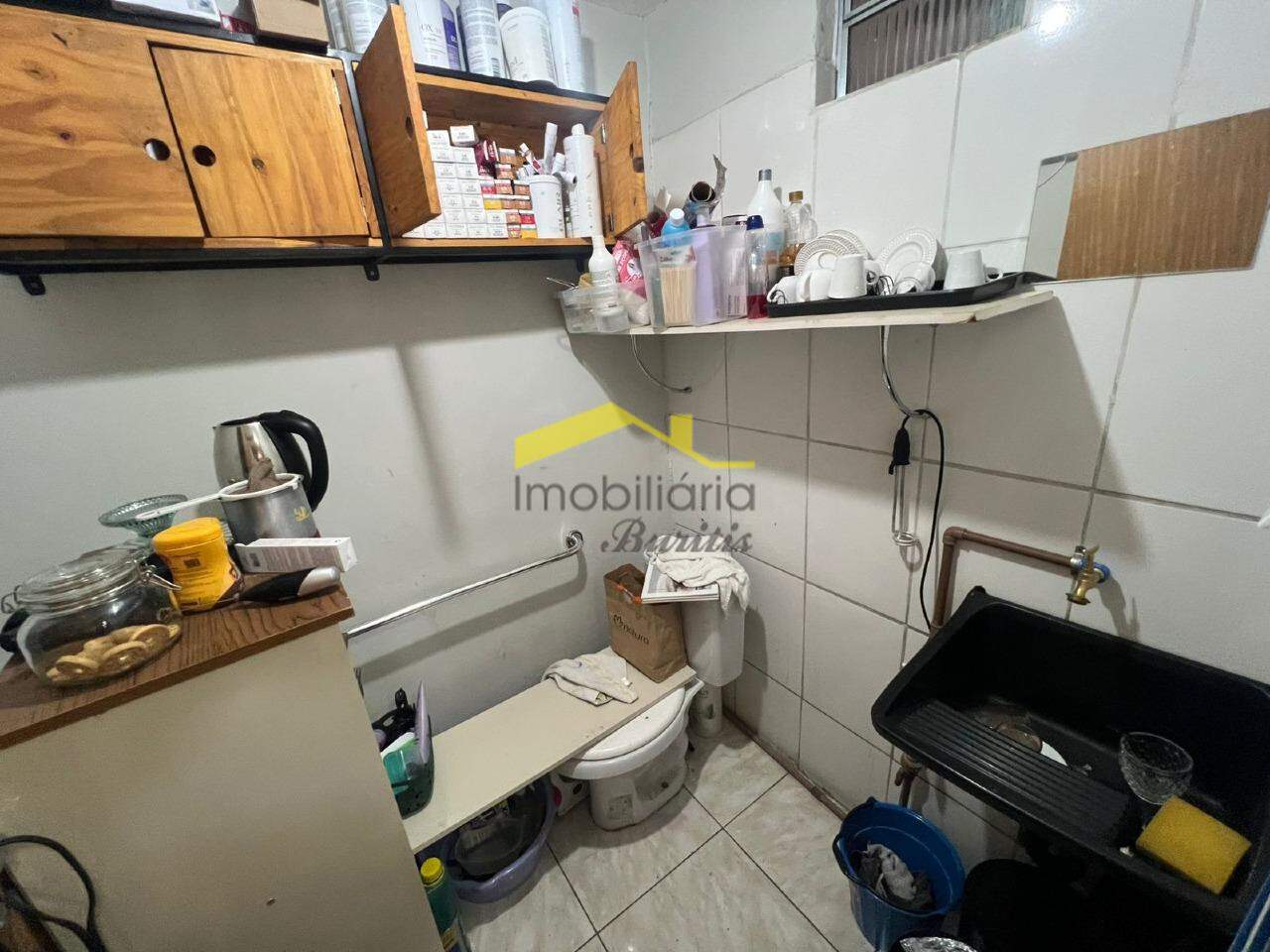 Loja para aluguel no Estoril: 