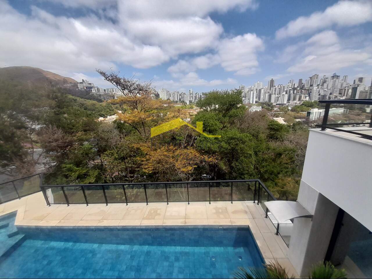 Casa à venda no Estoril: 