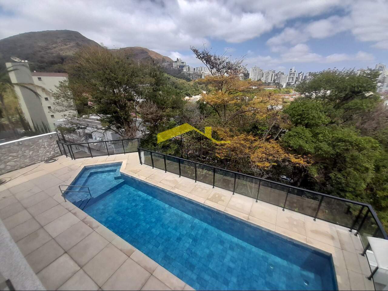 Casa à venda no Estoril: 