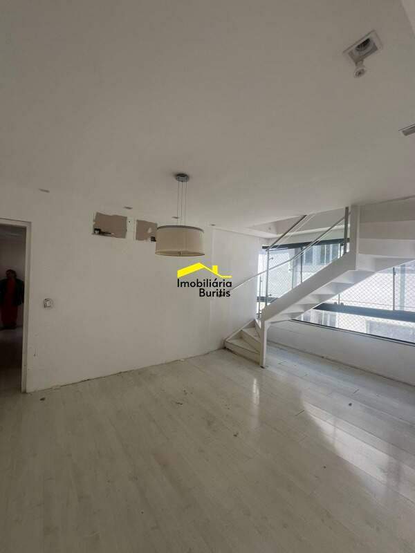 Cobertura à venda no Buritis: 