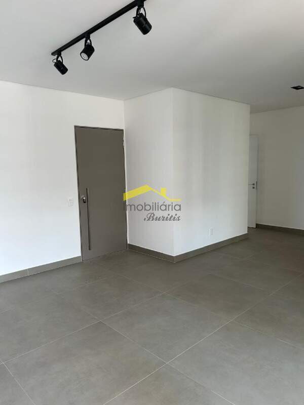 Apartamento à venda no VALE DO SERENO: 