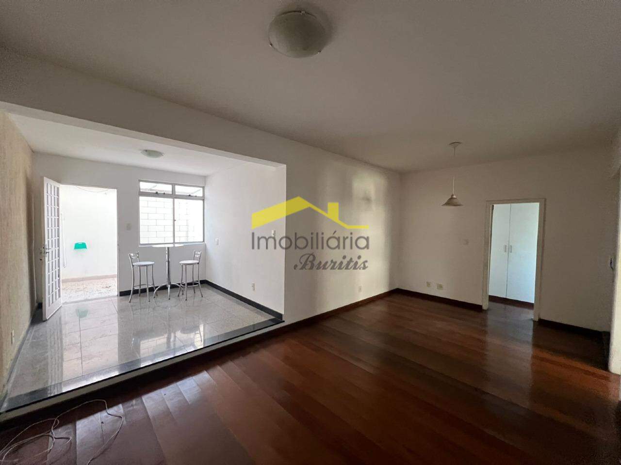 Apartamento com área privativa à venda no Buritis: 