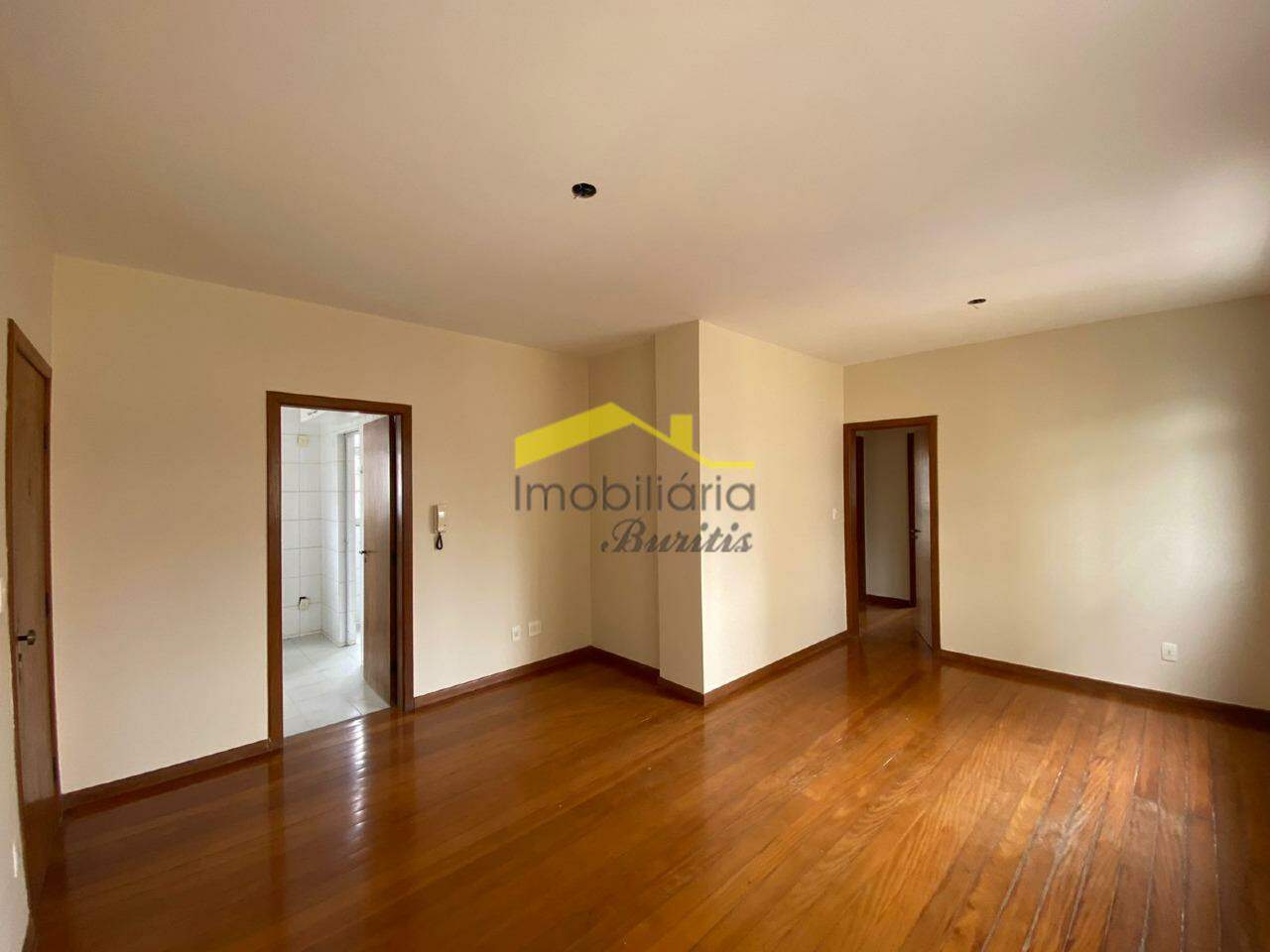 Apartamento para aluguel no Buritis: 