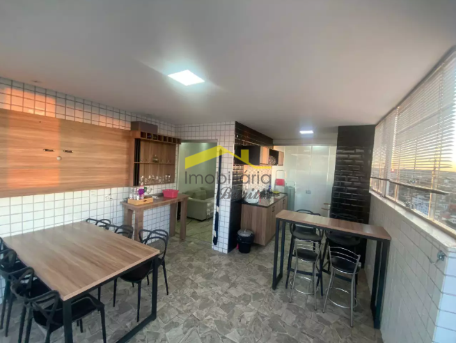 Cobertura à venda no Cinqüentenário: 