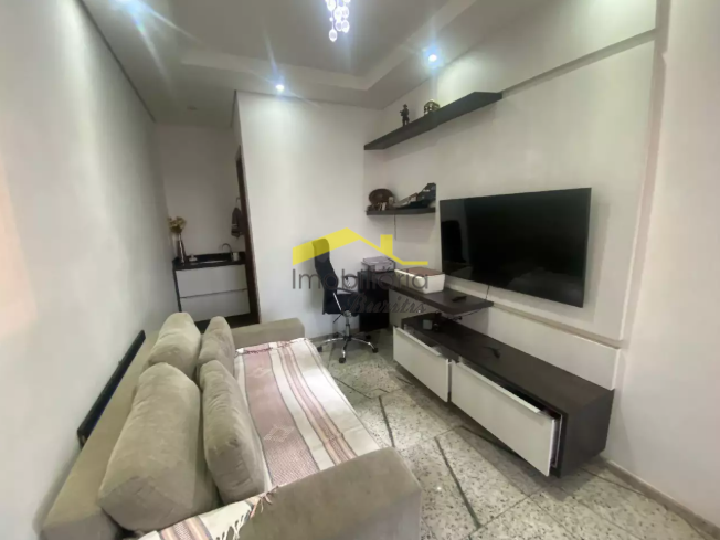 Cobertura à venda no Cinqüentenário: 