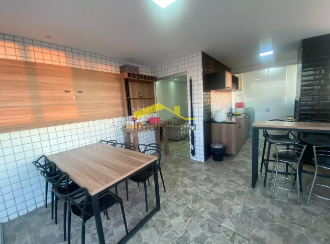 Cobertura à venda no Cinqüentenário: 