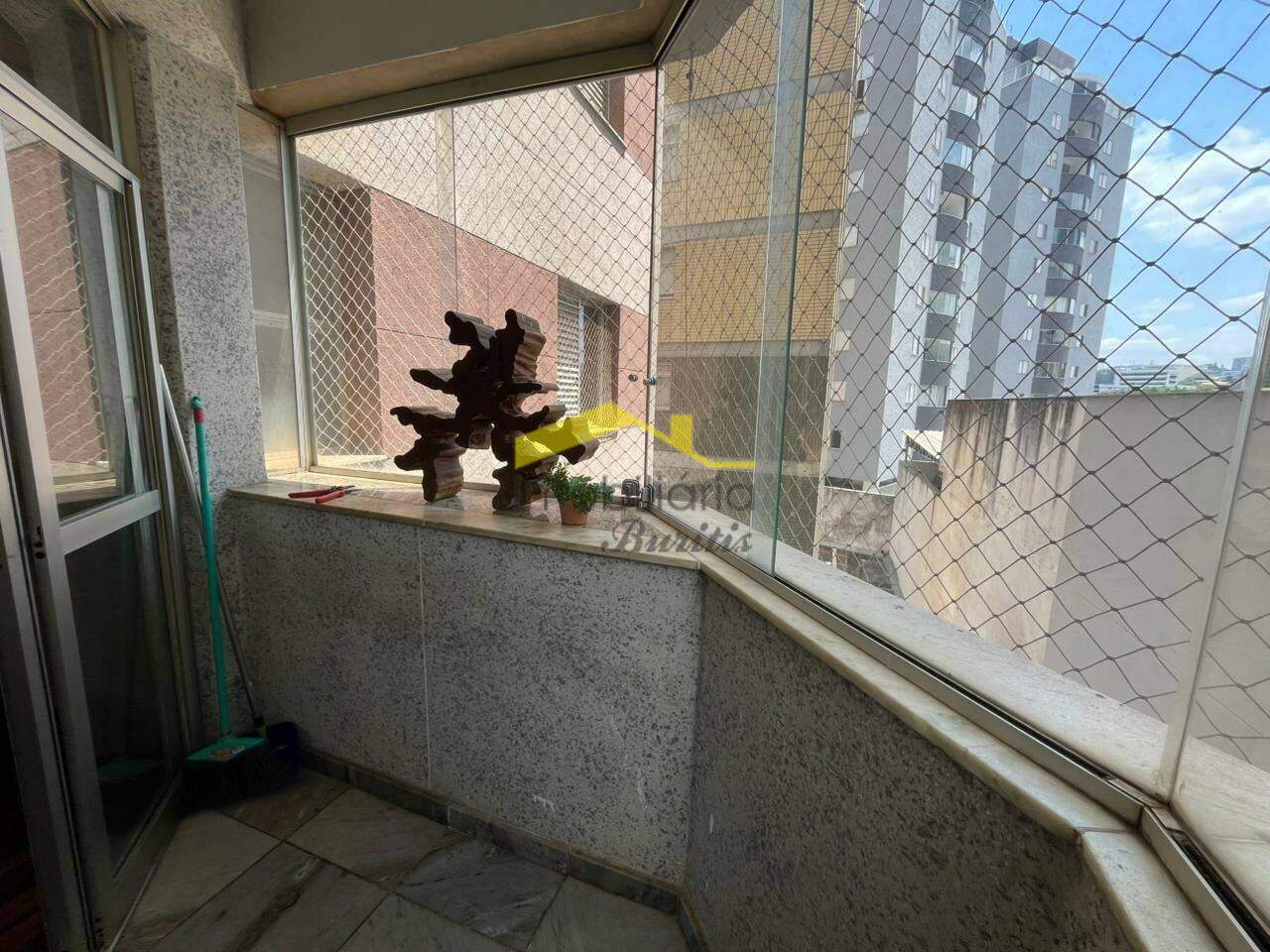 Apartamento à venda no Estoril: 