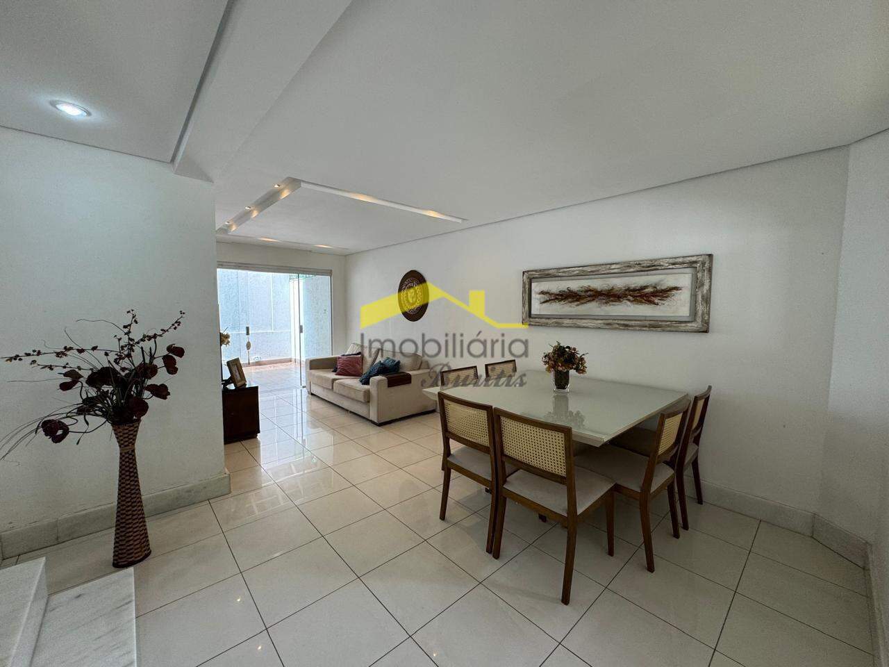 Casa em Condomínio à venda no Buritis: 