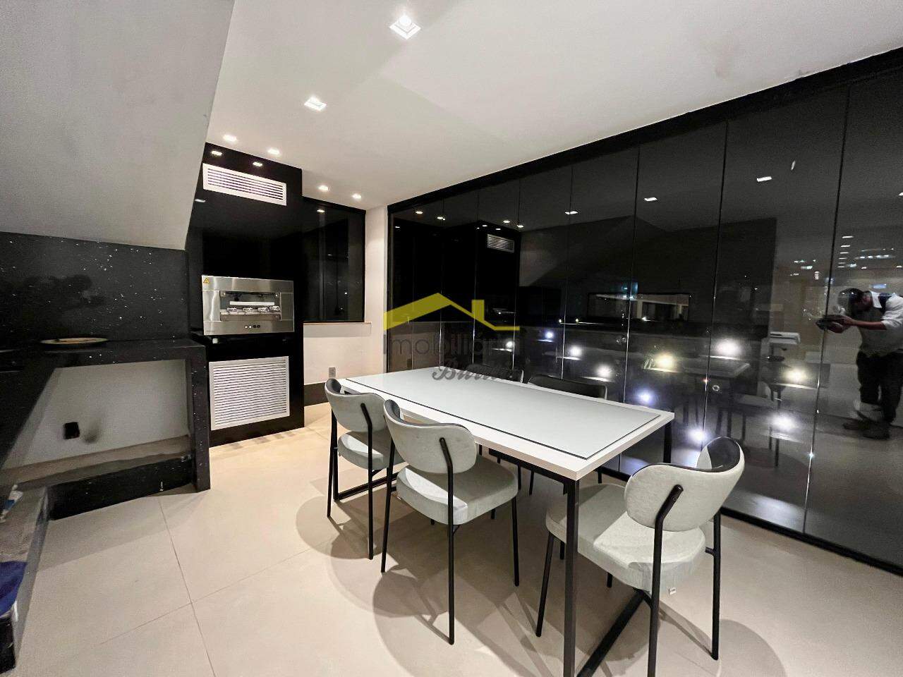 Cobertura à venda no Buritis: 