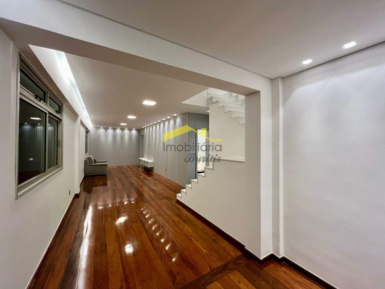 Cobertura à venda no Buritis: 