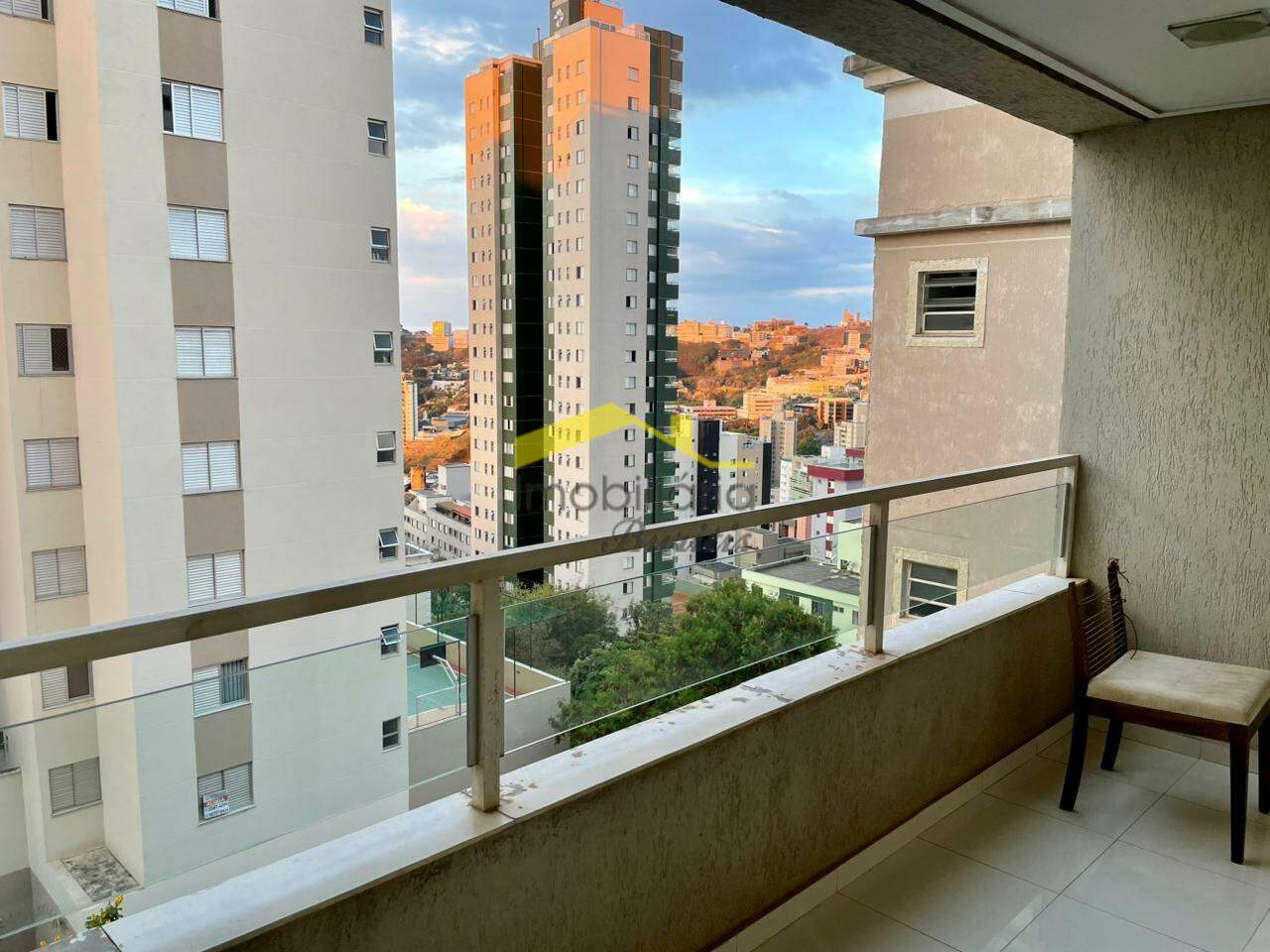 Cobertura para aluguel no Buritis: 