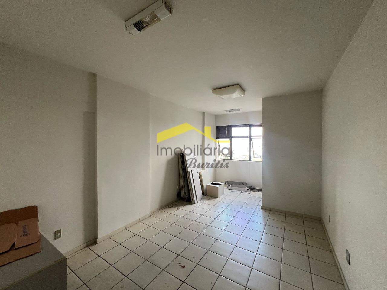 Sala para aluguel no Estoril: 