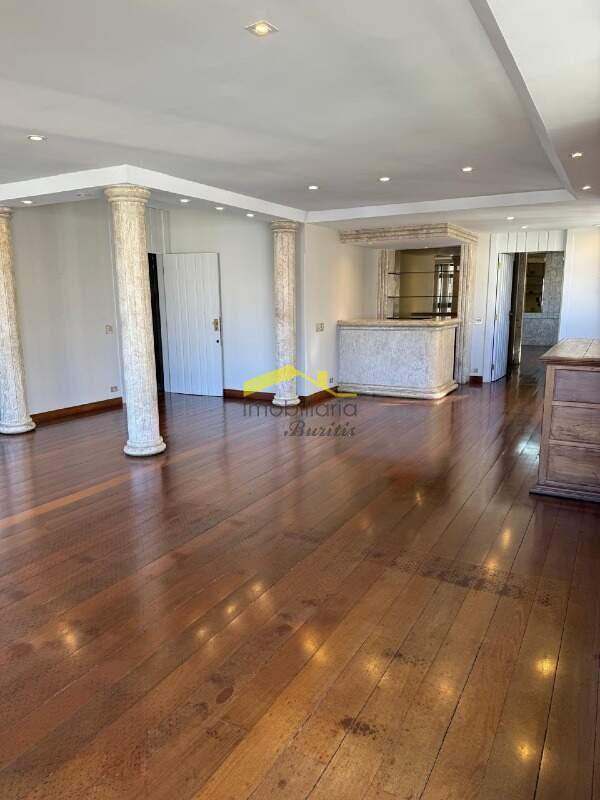 Apartamento à venda no Santo Agostinho: 