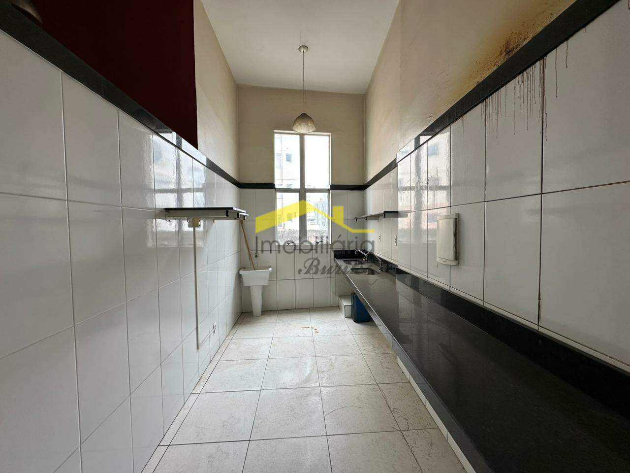 Loja para aluguel no Estoril: 