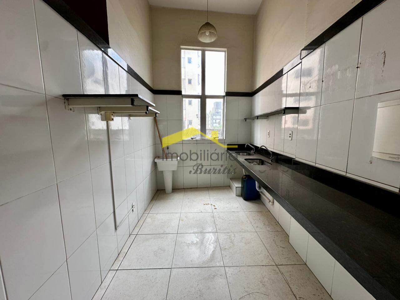 Loja para aluguel no Estoril: 