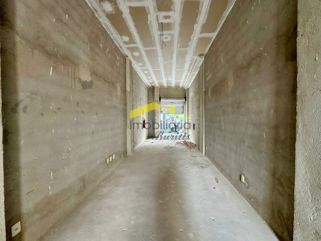 Loja para aluguel no Estoril: 