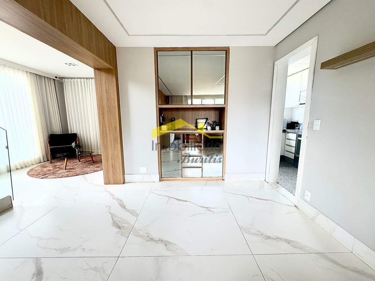 Cobertura para aluguel no Buritis: 