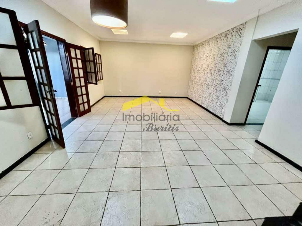 Casa à venda no Buritis: 