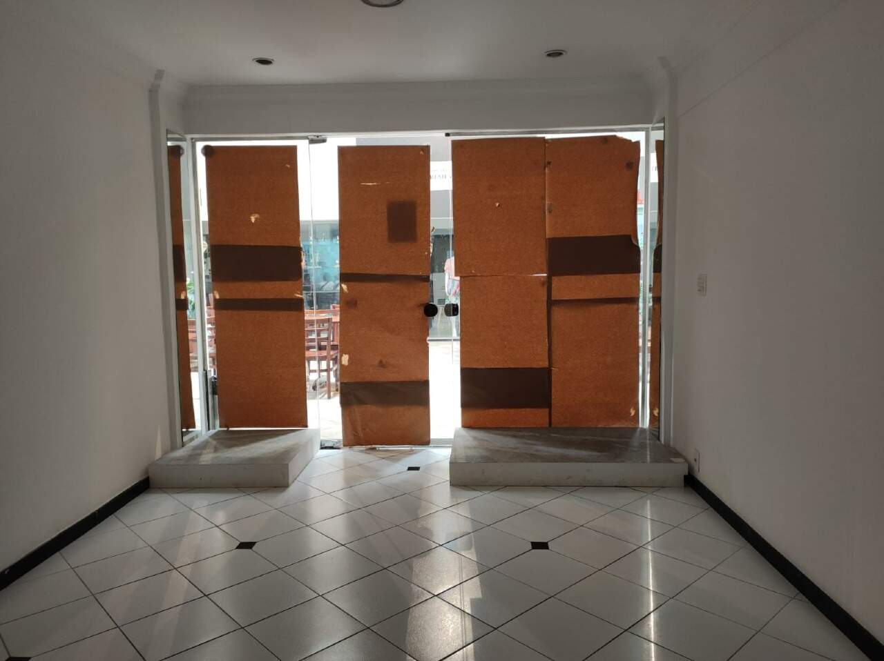 Loja à venda no Estoril: 