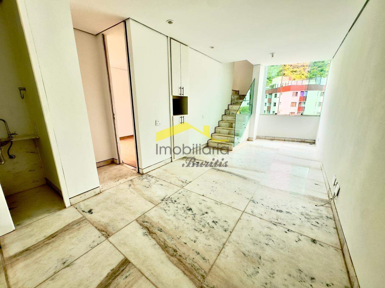 Cobertura à venda no Buritis: 