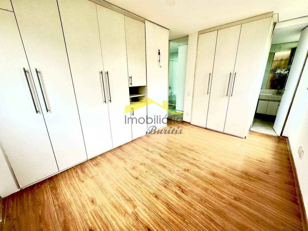 Cobertura à venda no Buritis: 