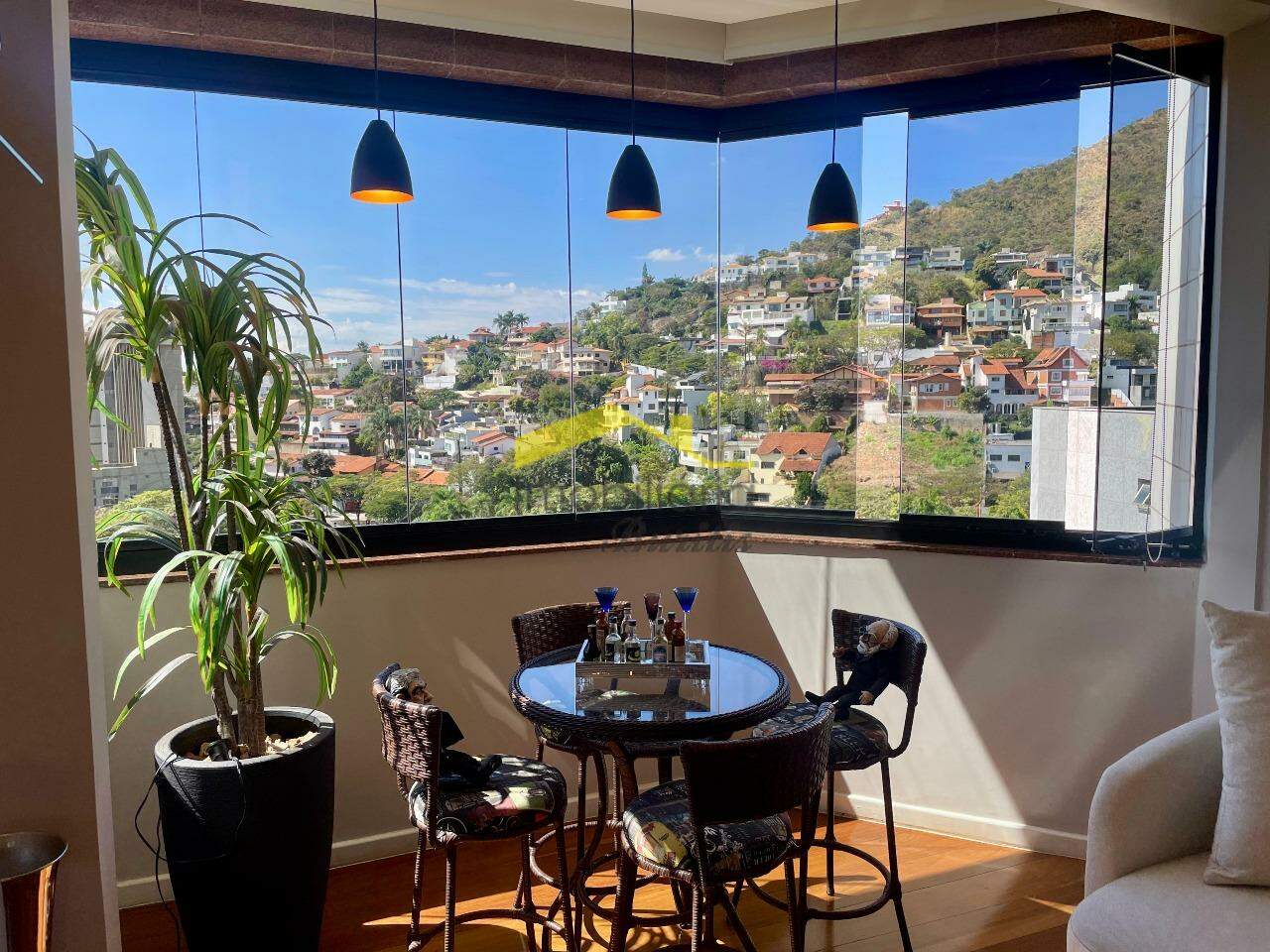 Apartamento à venda no Sion: 