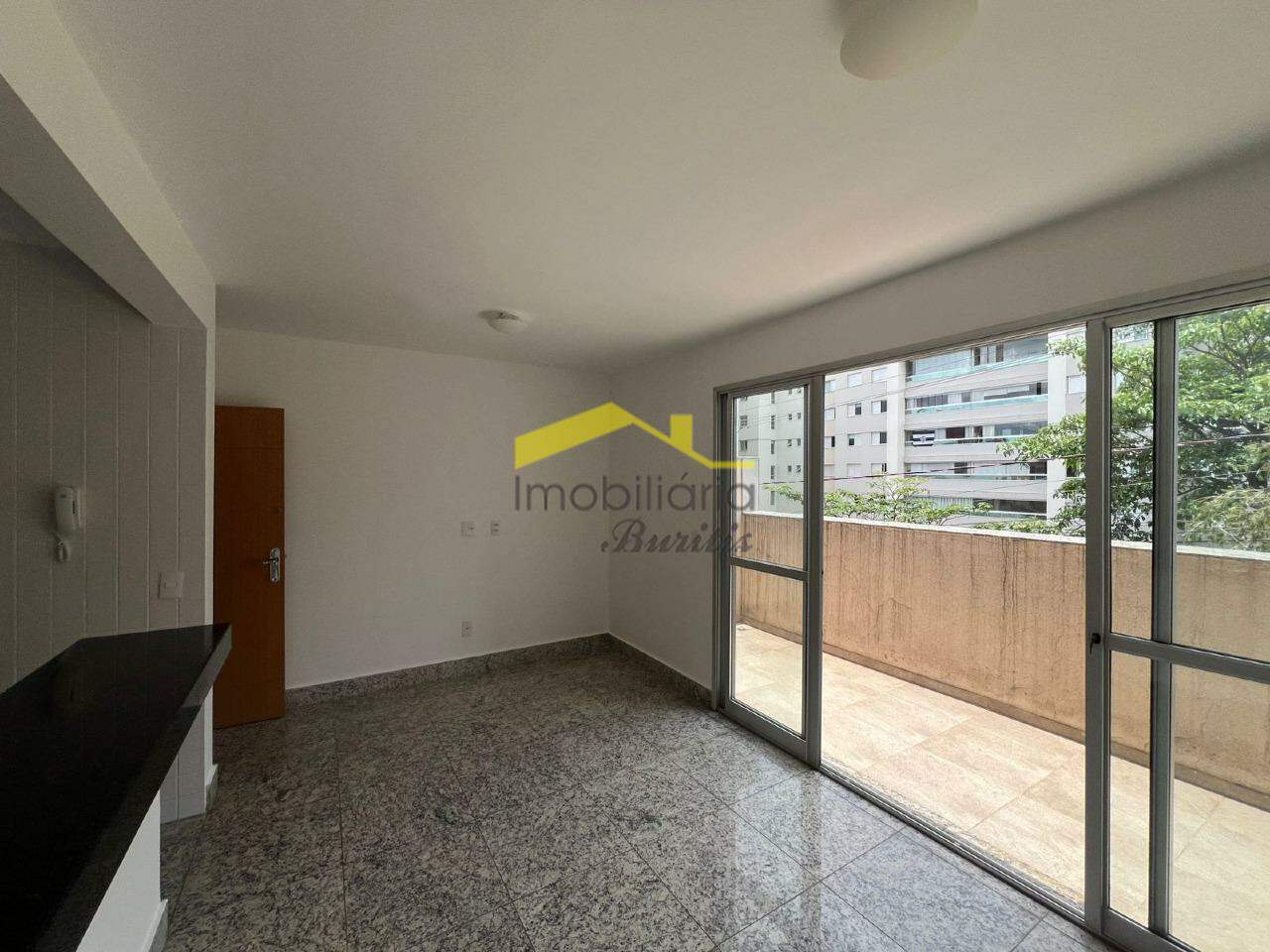 Apartamento com área privativa para aluguel no Buritis: 