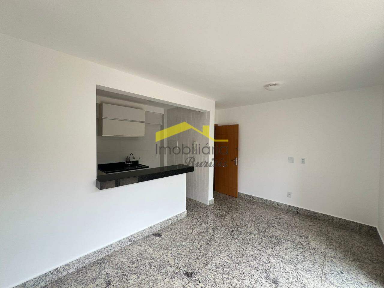 Apartamento com área privativa para aluguel no Buritis: 